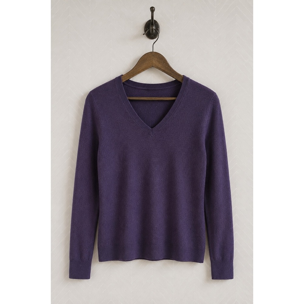 Unbranded V-Neck Long Sleeve Knit Sweater Purple Measures Best For a Small